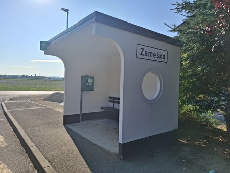 Zameško AED_3